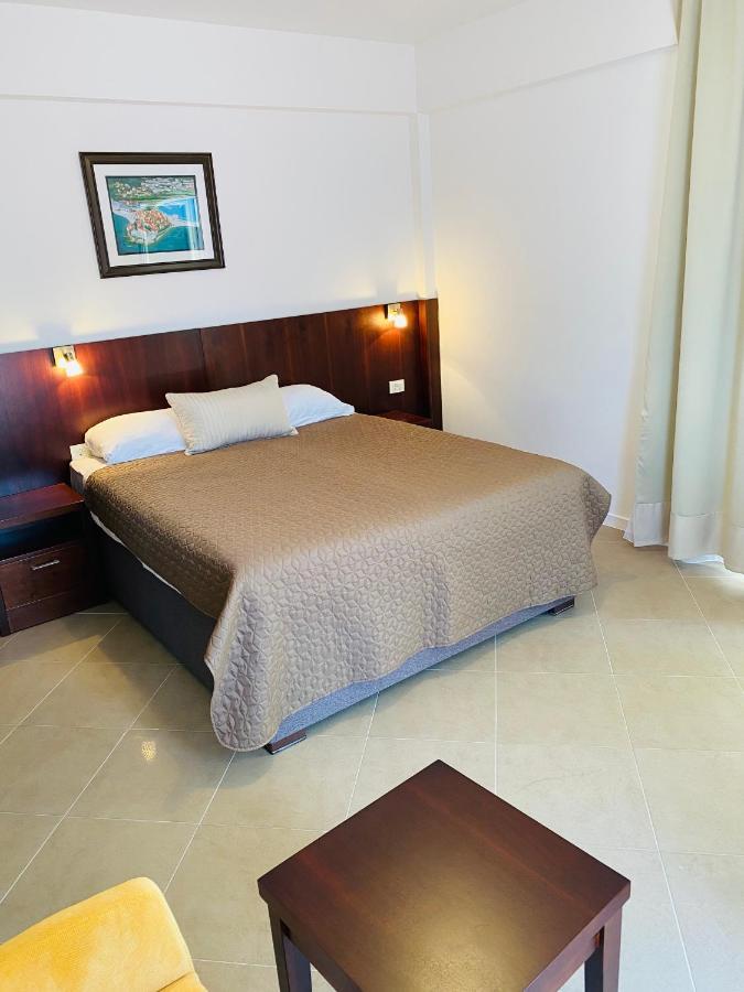 Hotel Vienna Herceg Novi Zewnętrze zdjęcie