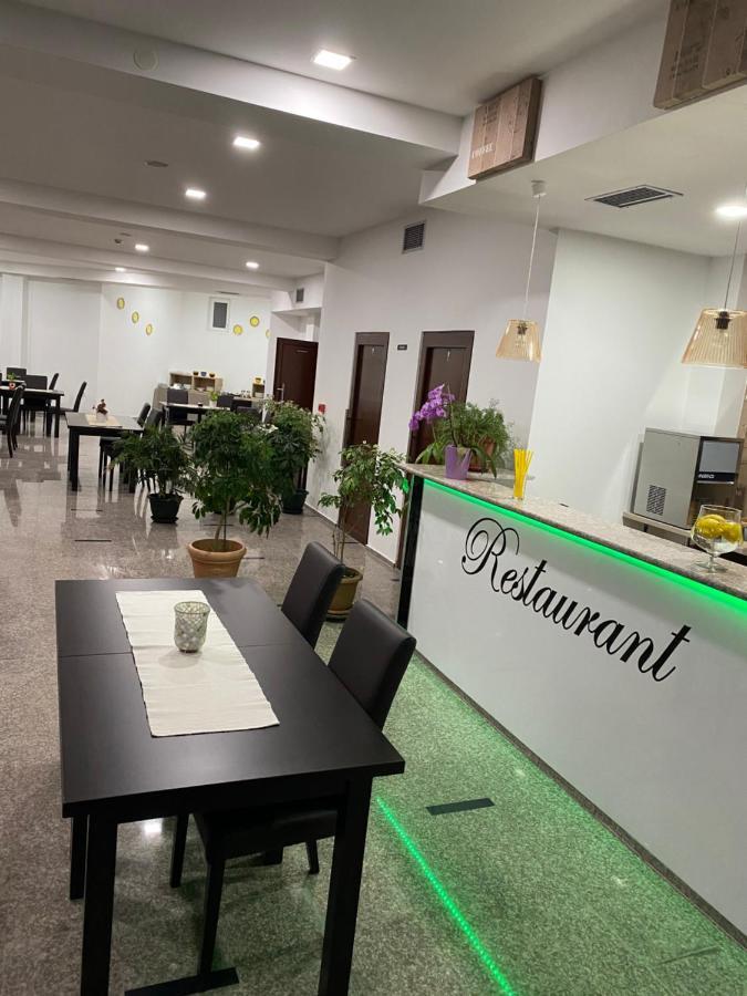 Hotel Vienna Herceg Novi Zewnętrze zdjęcie