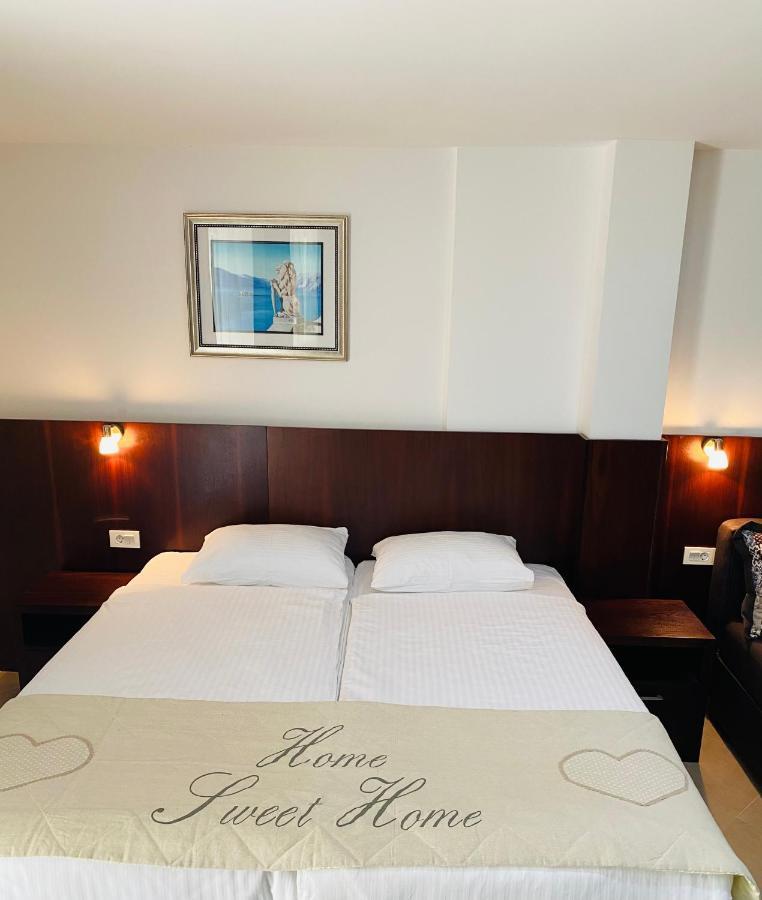 Hotel Vienna Herceg Novi Zewnętrze zdjęcie