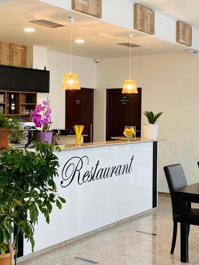Hotel Vienna Herceg Novi Zewnętrze zdjęcie